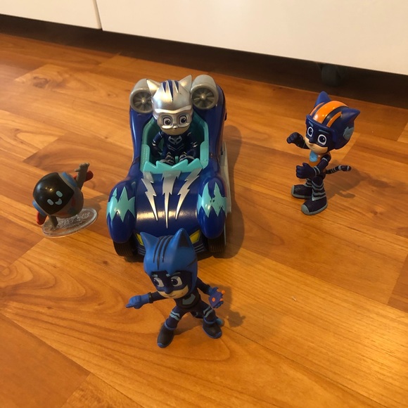 PJ Masks Turbo Blast Vehicle and Catboy Figure - Picture 2 of 2